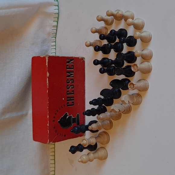 Vintage Games Vintage Wooden Chess Pieces In Original Box